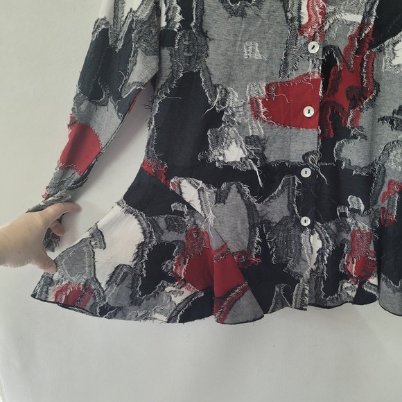 Parsley & Sage Women's Medium‎ Button Down Frayed Patchwork Tunic Top Red Grey - Picture 2 of 8